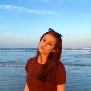 Meet your Posher, Alyssa